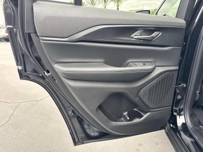 New 2026 Jeep Grand Cherokee Laredo 4x2  in ,  24