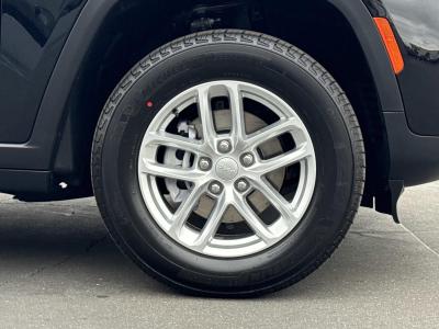 New 2026 Jeep Grand Cherokee Laredo 4x2  in ,  34