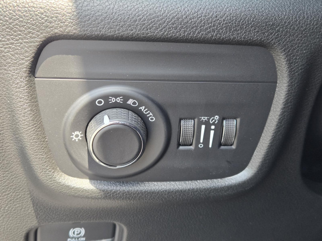 New 2026 Jeep Grand Cherokee Laredo 4x2  in ,  17