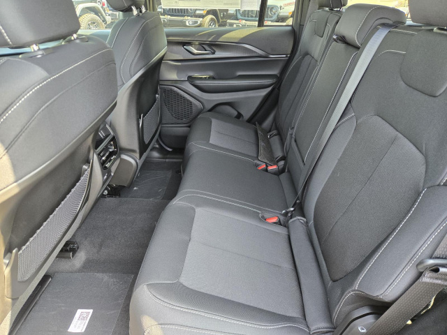 New 2026 Jeep Grand Cherokee Laredo 4x2  in ,  24
