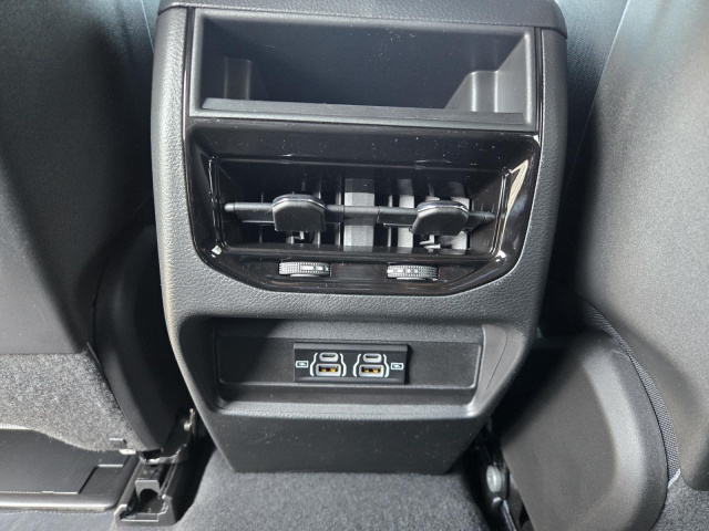 New 2026 Jeep Grand Cherokee Laredo 4x2  in ,  25