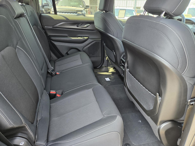 New 2026 Jeep Grand Cherokee Laredo 4x2  in ,  27