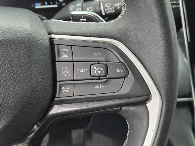 Used 2023 Jeep Grand Cherokee Laredo 4x2  in ,  17