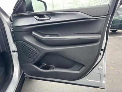 New 2026 Jeep Grand Cherokee Laredo 4x2  in ,  30