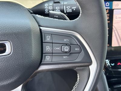 New 2026 Jeep Grand Cherokee Laredo Altitude 4x2  in ,  8