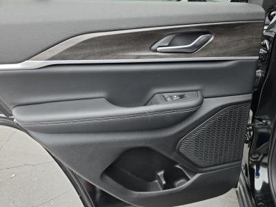 New 2026 Jeep Grand Cherokee Laredo Altitude 4x4  in ,  23