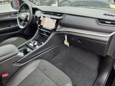 New 2026 Jeep Grand Cherokee Laredo Altitude 4x4  in ,  29