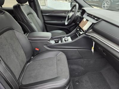 New 2026 Jeep Grand Cherokee Laredo Altitude 4x4  in ,  31