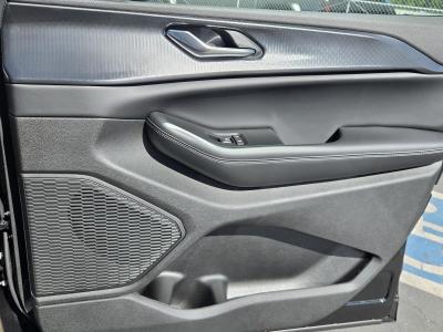 New 2026 Jeep Grand Cherokee L Laredo X 4x2  in ,  33