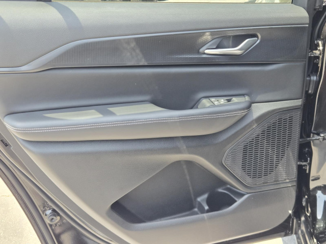 New 2026 Jeep Grand Cherokee L Laredo 4x2  in ,  23