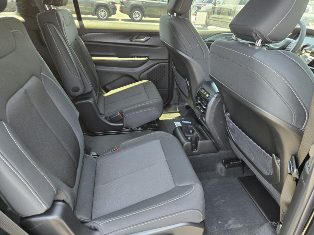 New 2026 Jeep Grand Cherokee L Laredo 4x2  in ,  29