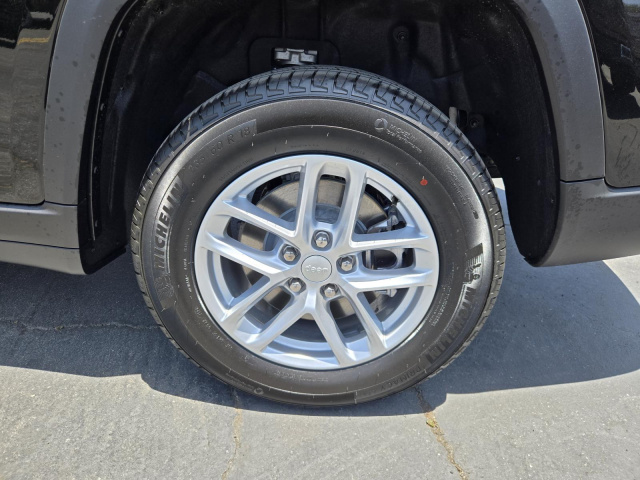 New 2026 Jeep Grand Cherokee L Laredo 4x2  in ,  35