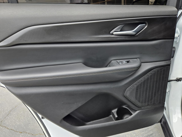 Used 2023 Jeep Grand Cherokee L Laredo 4x2  in ,  23