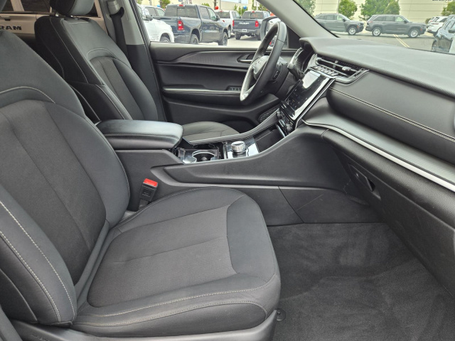 Used 2023 Jeep Grand Cherokee L Laredo 4x2  in ,  32