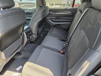 New 2026 Jeep Grand Cherokee L Laredo 4x2  in ,  24