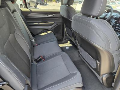 New 2026 Jeep Grand Cherokee L Laredo 4x2  in ,  29