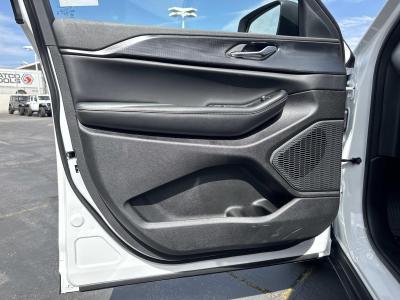 New 2026 Jeep Grand Cherokee L Laredo X 4x2  in ,  19
