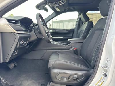 New 2026 Jeep Grand Cherokee L Laredo X 4x2  in ,  22