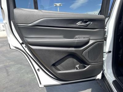 New 2026 Jeep Grand Cherokee L Laredo X 4x2  in ,  25