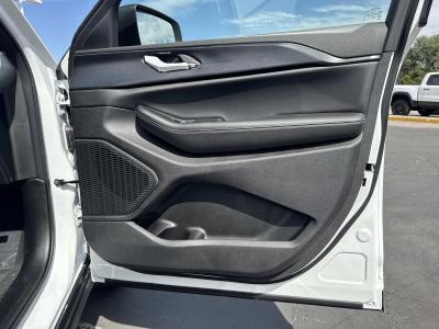 New 2026 Jeep Grand Cherokee L Laredo X 4x2  in ,  32