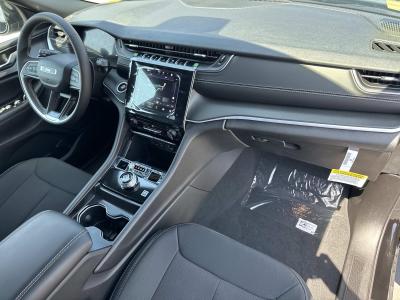 New 2026 Jeep Grand Cherokee L Laredo 4x2  in ,  33