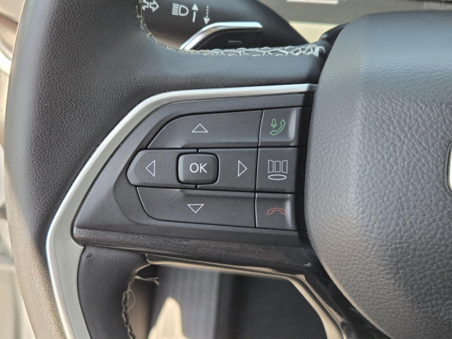 Used 2023 Jeep Grand Cherokee L Laredo 4x2  in ,  16