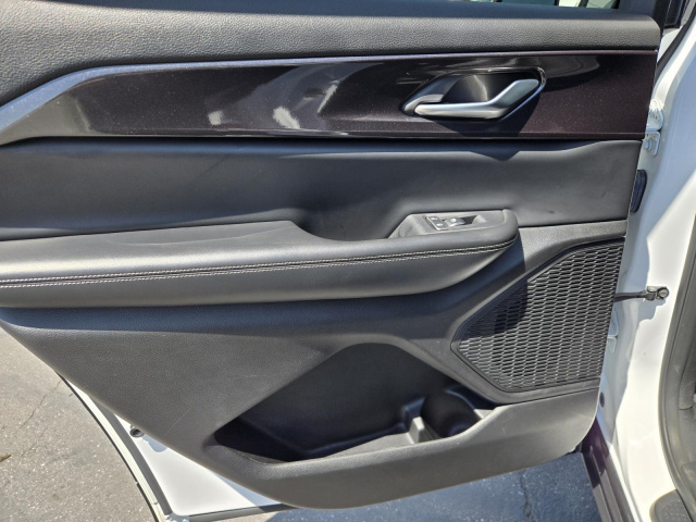Used 2023 Jeep Grand Cherokee L Laredo 4x2  in ,  24