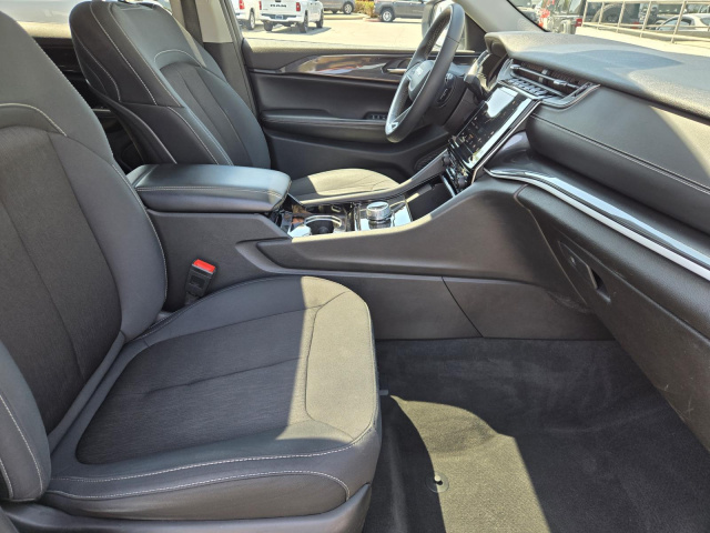 Used 2023 Jeep Grand Cherokee L Laredo 4x2  in ,  33