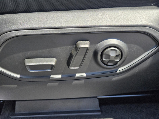 New 2026 Jeep Grand Cherokee L Laredo 4x2  in ,  22