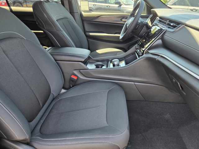 New 2026 Jeep Grand Cherokee L Laredo 4x2  in ,  31