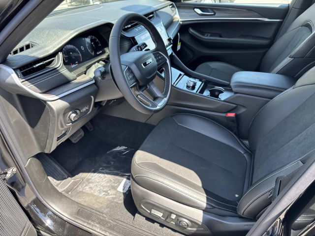 New 2026 Jeep Grand Cherokee L Laredo Altitude 4x2  in ,  22
