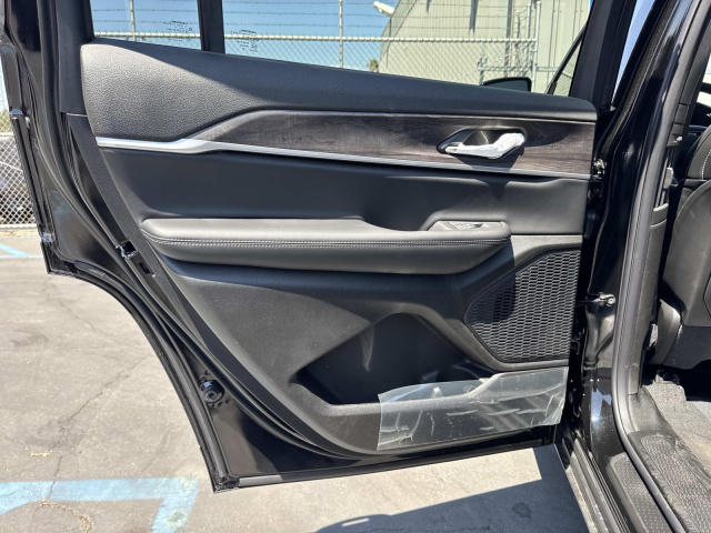 New 2026 Jeep Grand Cherokee L Laredo Altitude 4x2  in ,  25