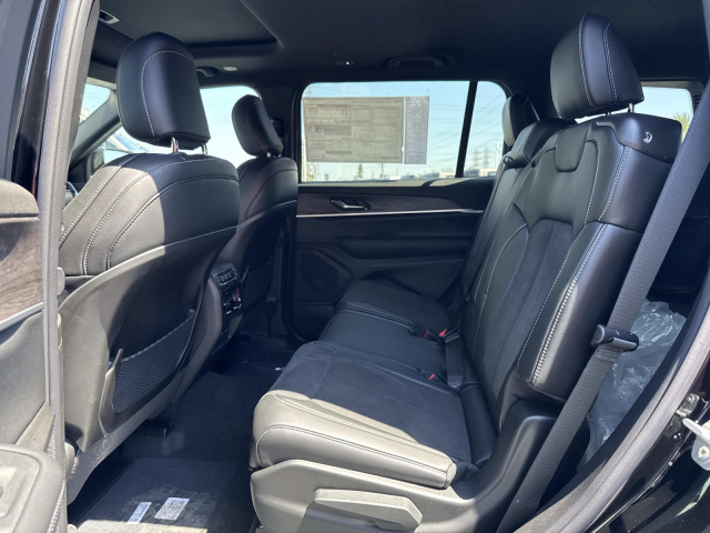 New 2026 Jeep Grand Cherokee L Laredo Altitude 4x2  in ,  26
