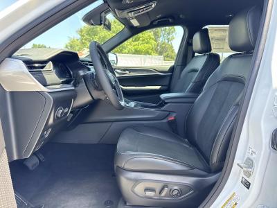 New 2026 Jeep Grand Cherokee L Laredo Altitude 4x4  in ,  22