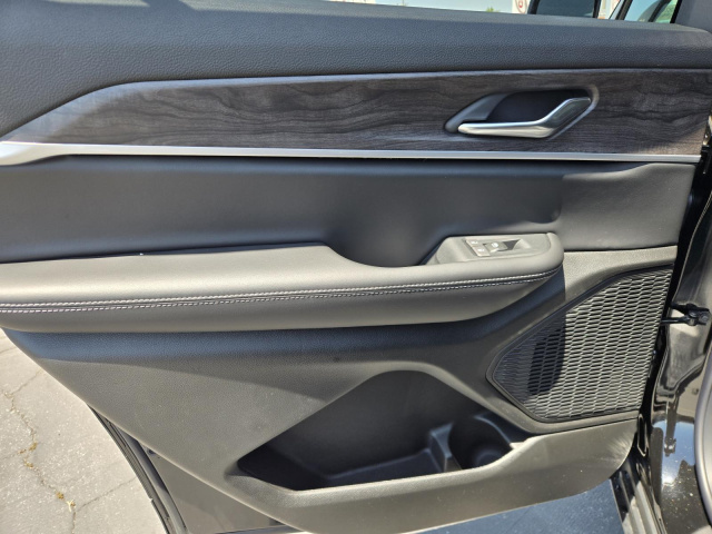New 2026 Jeep Grand Cherokee L Laredo Altitude 4x4  in ,  24