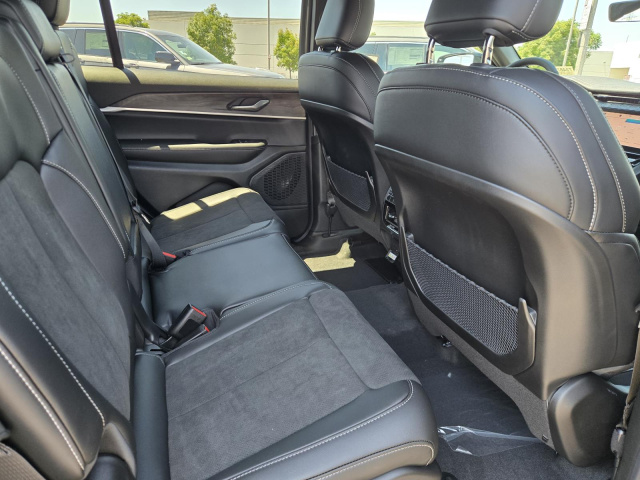 New 2026 Jeep Grand Cherokee L Laredo Altitude 4x4  in ,  29