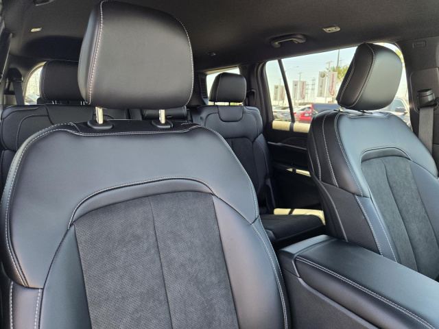 New 2026 Jeep Grand Cherokee L Laredo Altitude 4x4  in ,  33