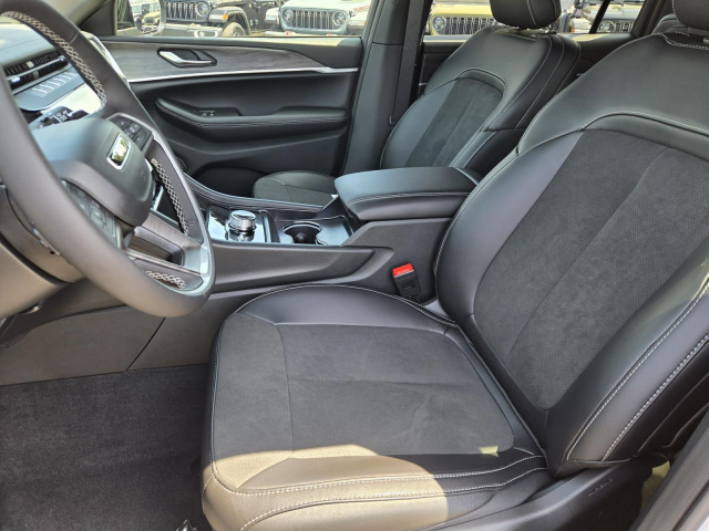 New 2026 Jeep Grand Cherokee L Laredo Altitude 4x4  in ,  21
