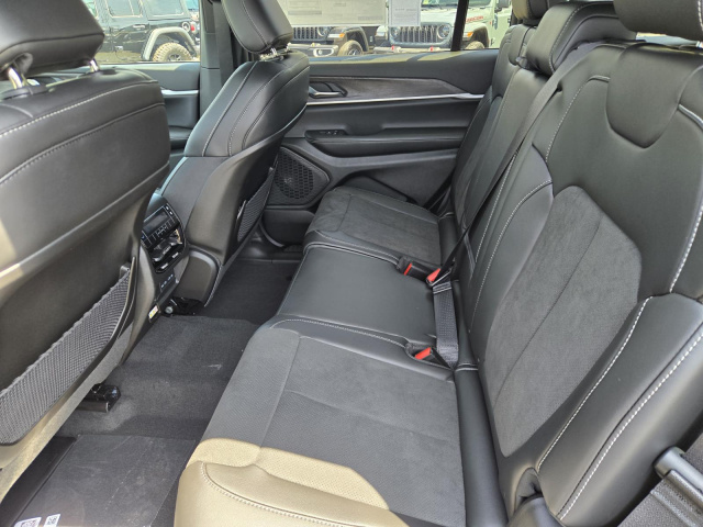 New 2026 Jeep Grand Cherokee L Laredo Altitude 4x4  in ,  25
