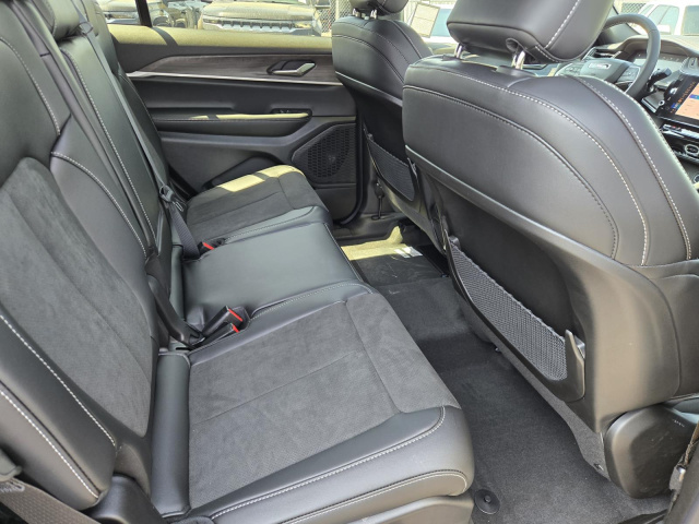 New 2026 Jeep Grand Cherokee L Laredo Altitude 4x4  in ,  30