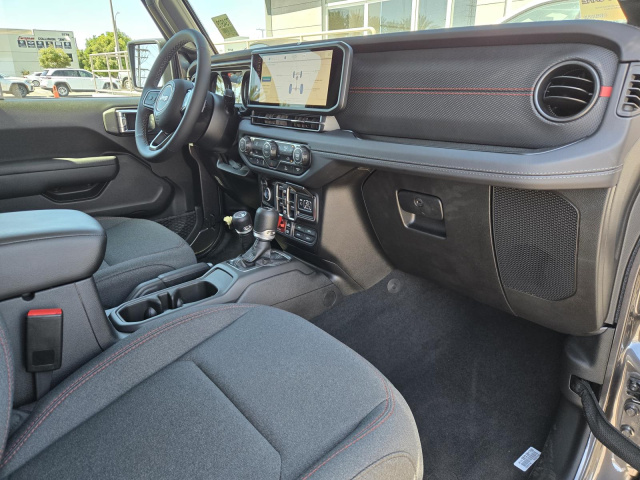 New 2026 Jeep Wrangler Rubicon 4 Door 4x4  in ,  32