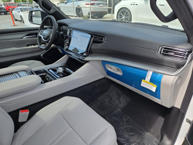 New 2026 Jeep Grand Wagoneer 4x2  in ,  33