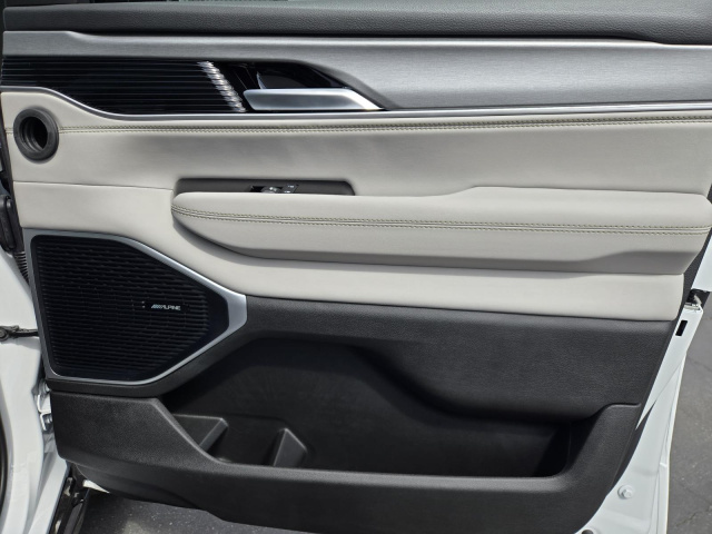 New 2026 Jeep Grand Wagoneer 4x2  in ,  36