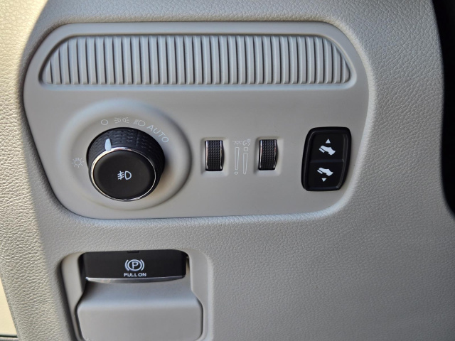 Used 2022 Jeep Wagoneer Series II 4x2  in ,  18