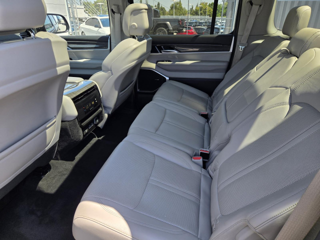 Used 2022 Jeep Wagoneer Series II 4x2  in ,  25