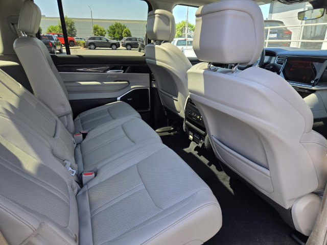 Used 2022 Jeep Wagoneer Series II 4x2  in ,  29