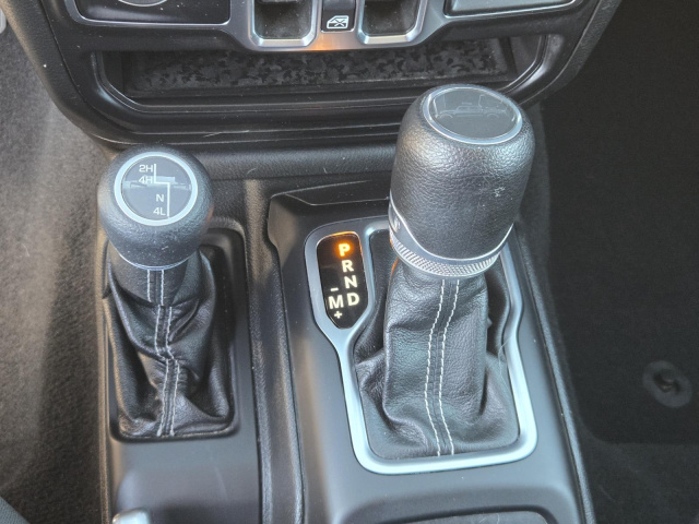 Used 2022 Jeep Gladiator Overland 4x4  in ,  14
