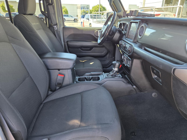 Used 2022 Jeep Gladiator Overland 4x4  in ,  33