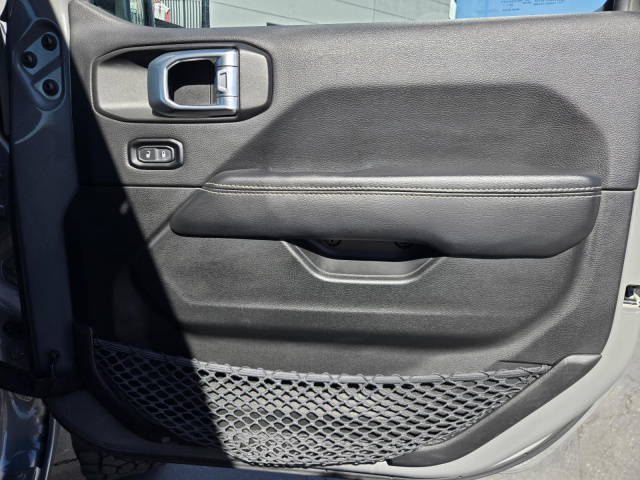 Used 2022 Jeep Gladiator Overland 4x4  in ,  35