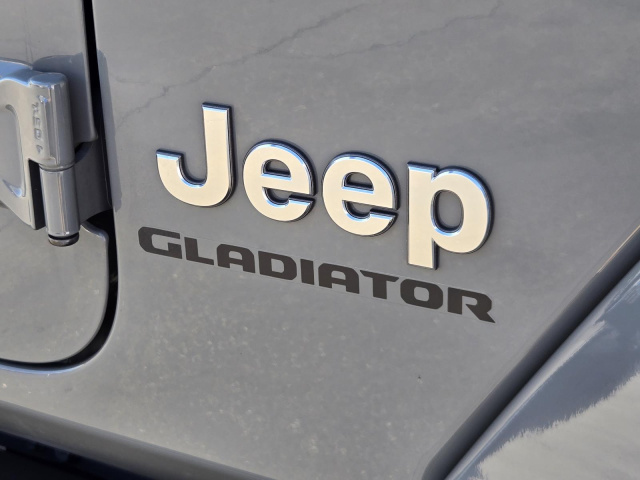 Used 2022 Jeep Gladiator Overland 4x4  in ,  37